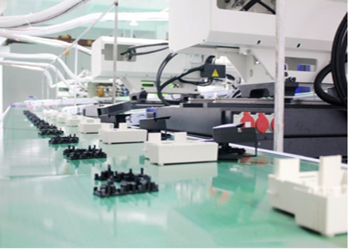 Injection molding automation